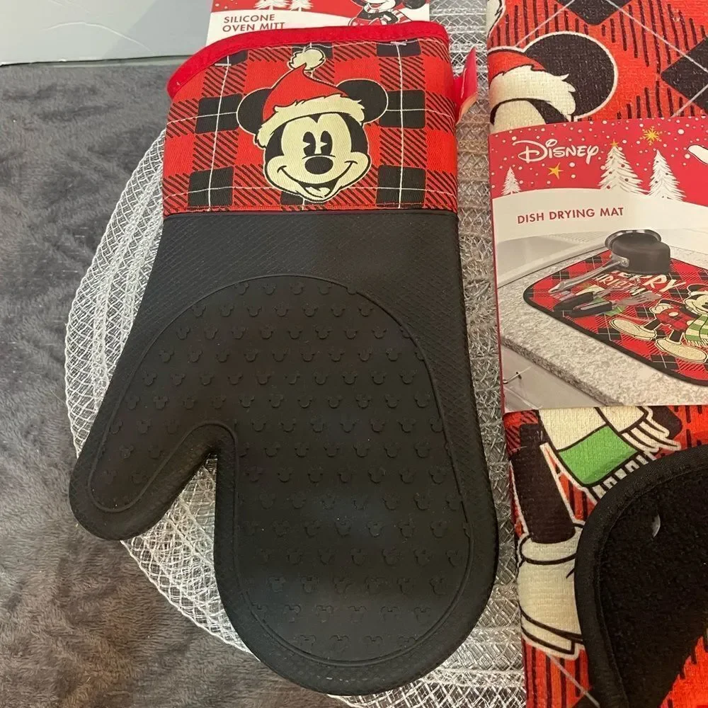 Disney Mickey Mouse Santa Hat Silicone Oven Mitt and Dishing Drying Mat NWT